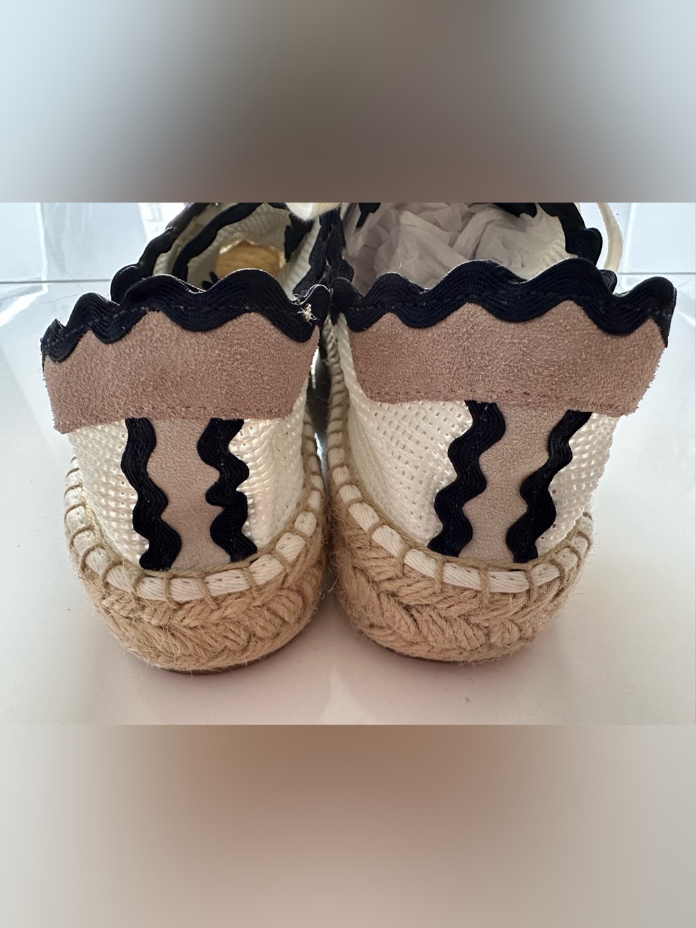 Bernardo Vale Scalloped Mesh Espadrille Sneakers - Like New - White/Black Size 6 - Picture 5 of 8
